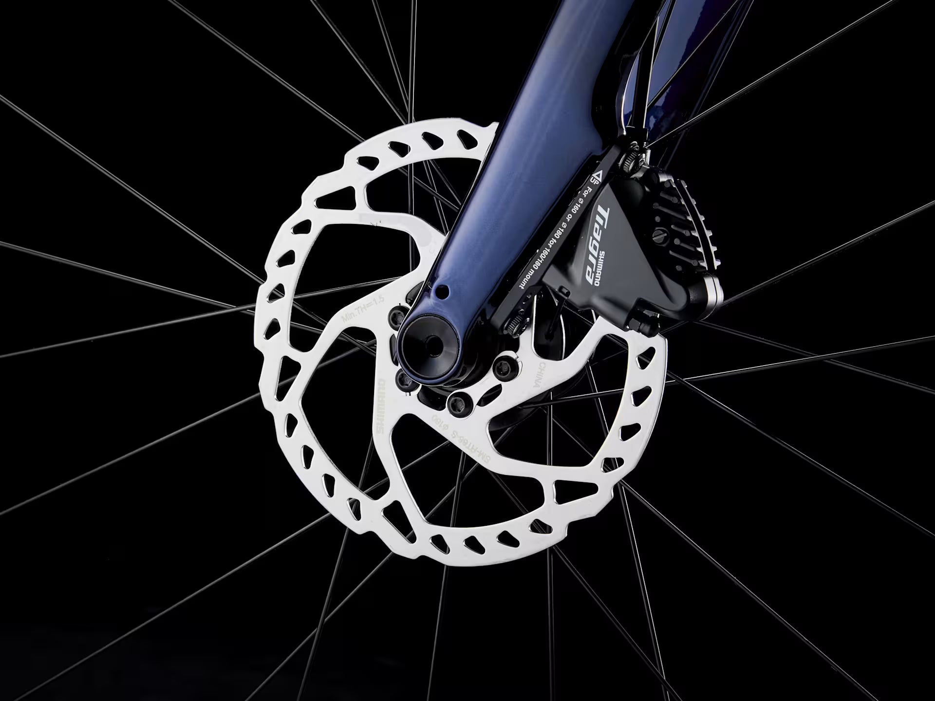 Trek Domane AL 4 Gen 4 (Hex Blue to Marianas Blue Fade)
