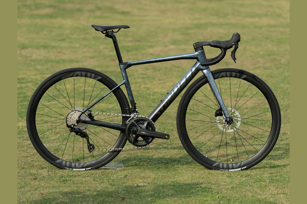 Sunpeed Invincible Sport - Shimano 105 12-Speed (Grey) MY24